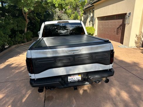 Used 2019 Ford F150 Raptor w/ Equipment Group 802A Luxury AWD/4WD image 9