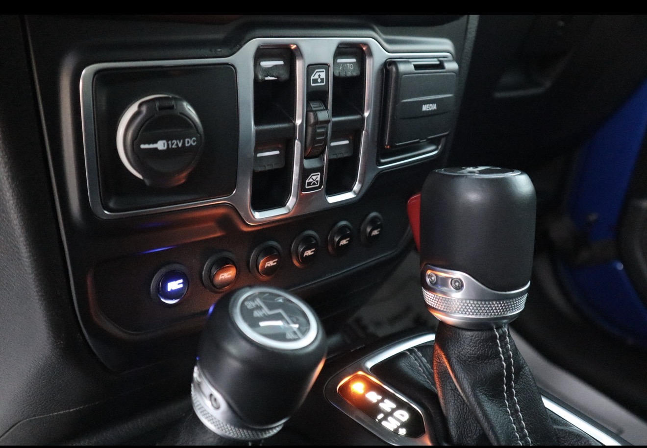 Used 2019 Jeep Wrangler Unlimited Sahara AWD/4WD image 14