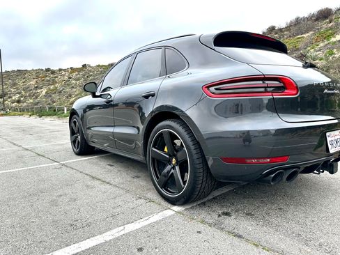 Used 2017 Porsche Macan Turbo image 5