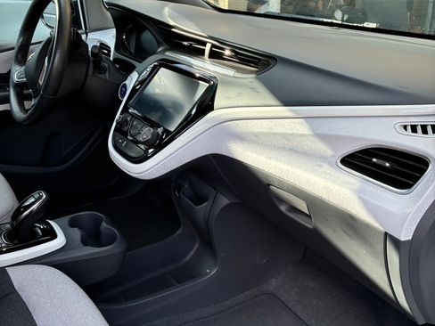 Used 2017 Chevrolet Bolt LT image 17