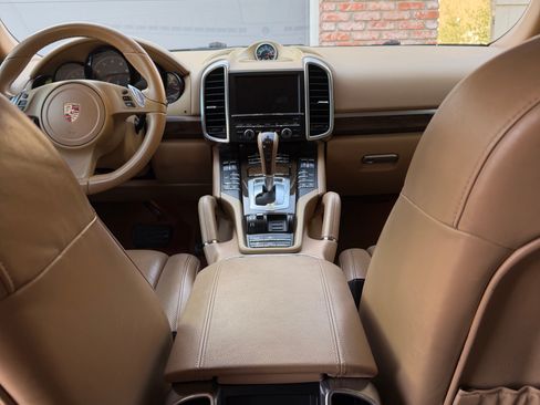 Used 2013 Porsche Cayenne image 10