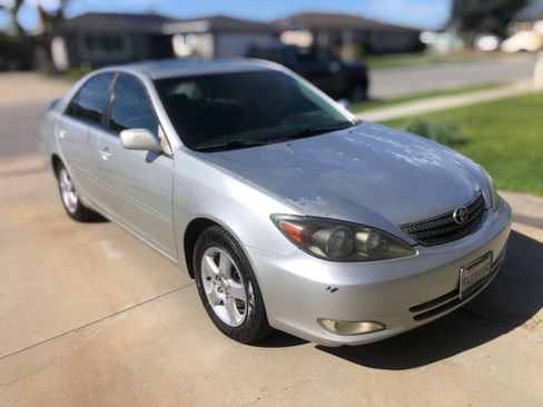 Used 2004 Toyota Camry SE image 1