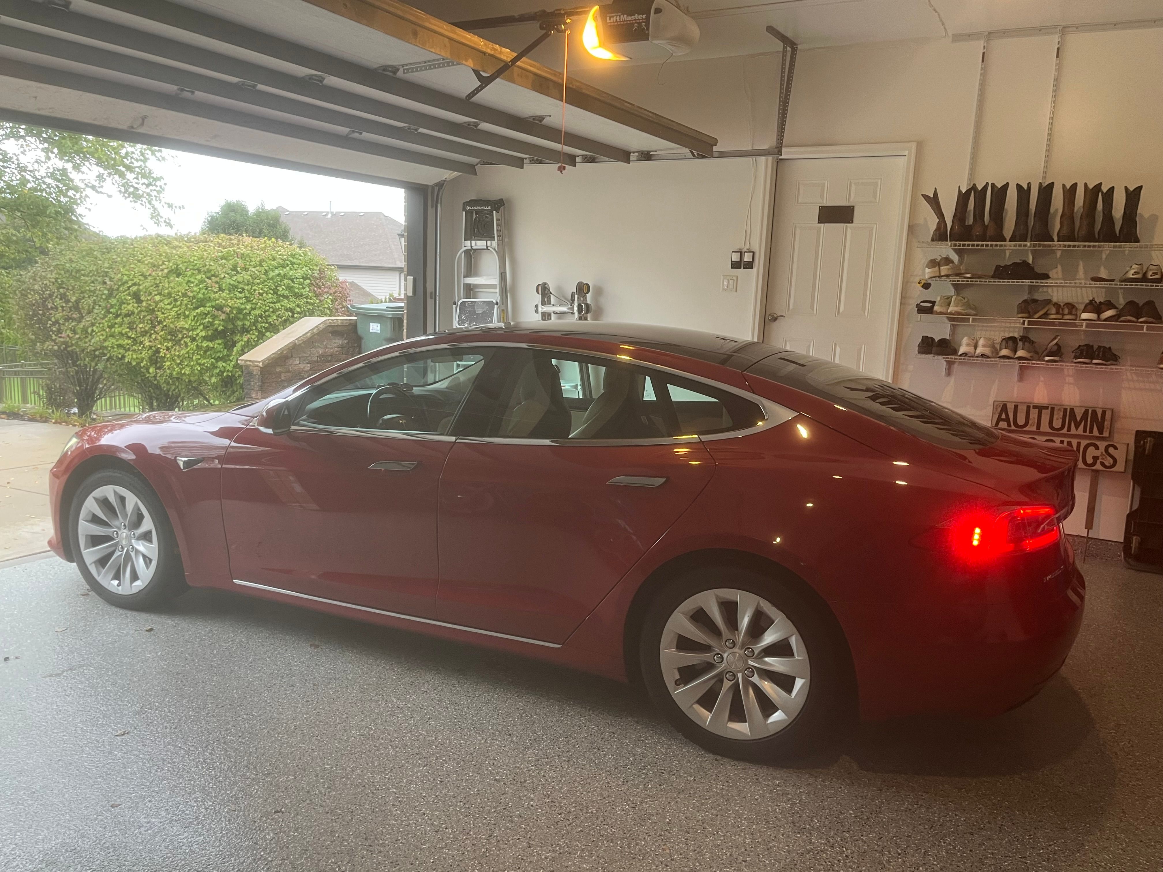 Used 2018 Tesla Model S 100D AWD/4WD image 10