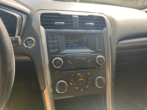 Used 2018 Ford Fusion SE image 15