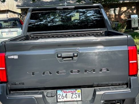 Used 2024 Toyota Tacoma SR5 AWD/4WD image 9