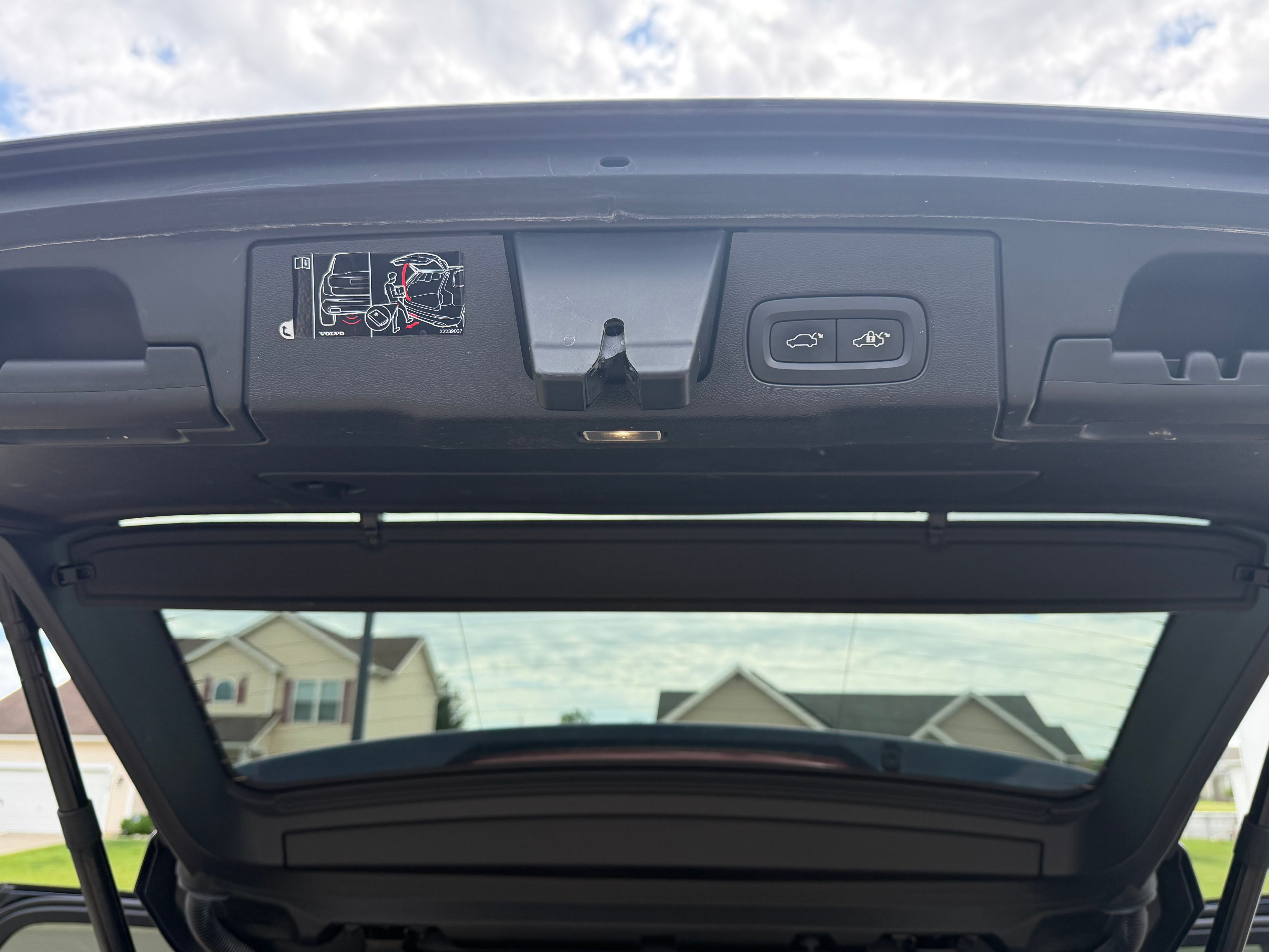 Used 2019 Volvo XC60 T6 Inscription w/ Protection Package Premier AWD/4WD image 15