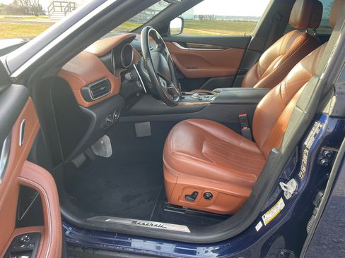 Used 2017 Maserati Levante image 13