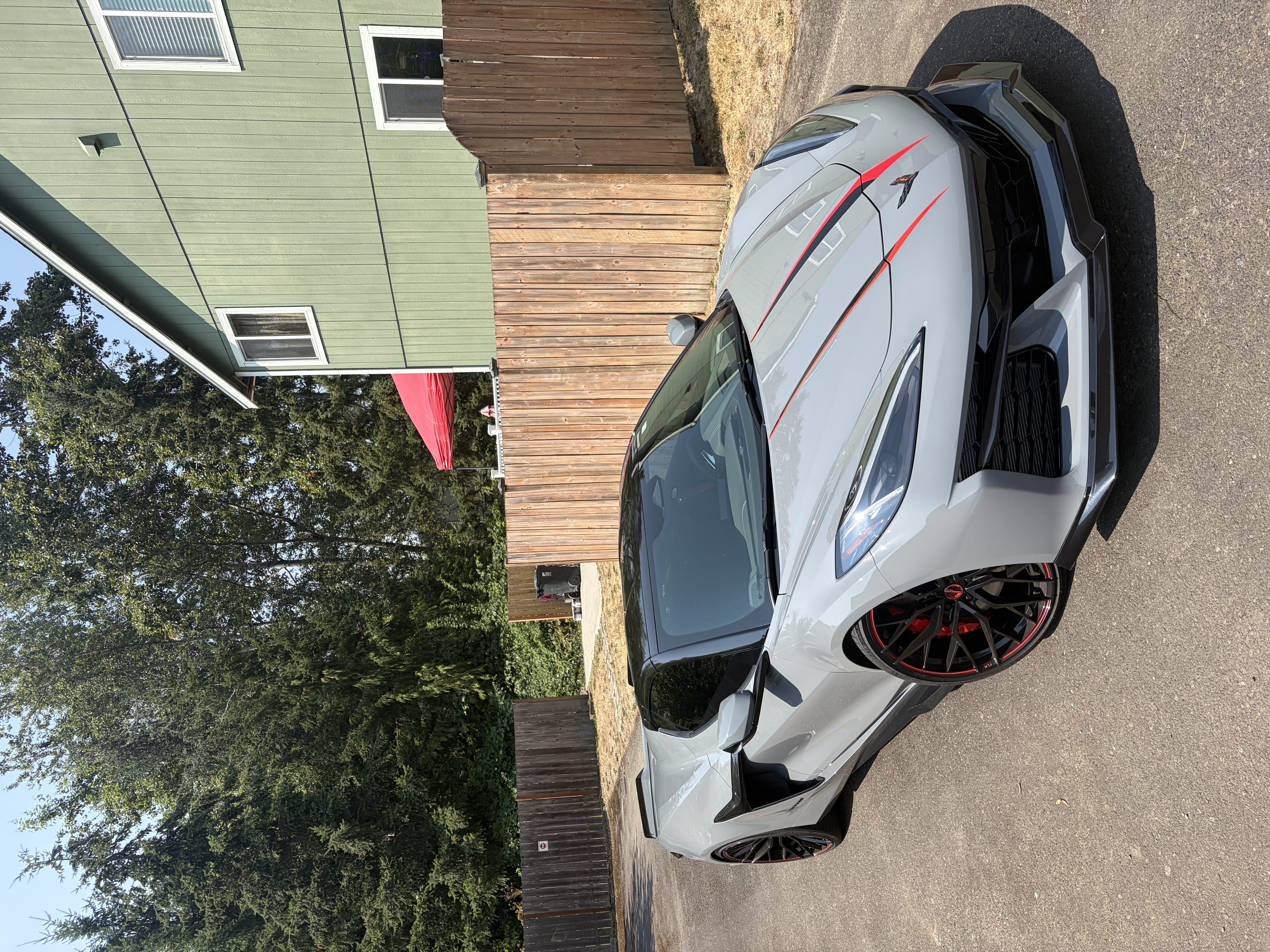 Used 2025 Chevrolet Corvette Z06 RWD image 2