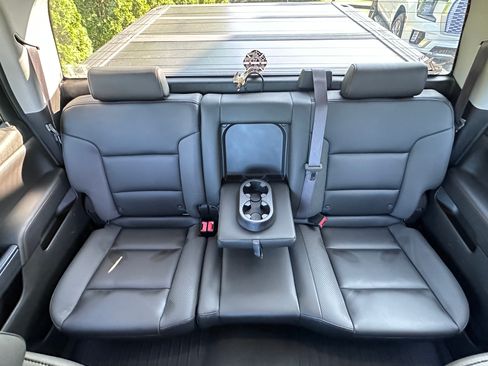Used 2015 GMC Sierra 1500 SLT w/ All-Terrain Package AWD/4WD image 16