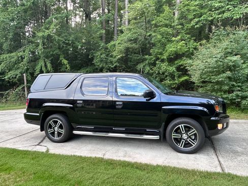 Used 2014 Honda Ridgeline Sport image 2