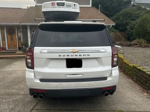 Used 2021 Chevrolet Suburban High Country image 2