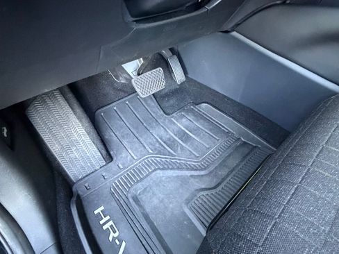 Used 2025 Honda HR-V Sport image 8