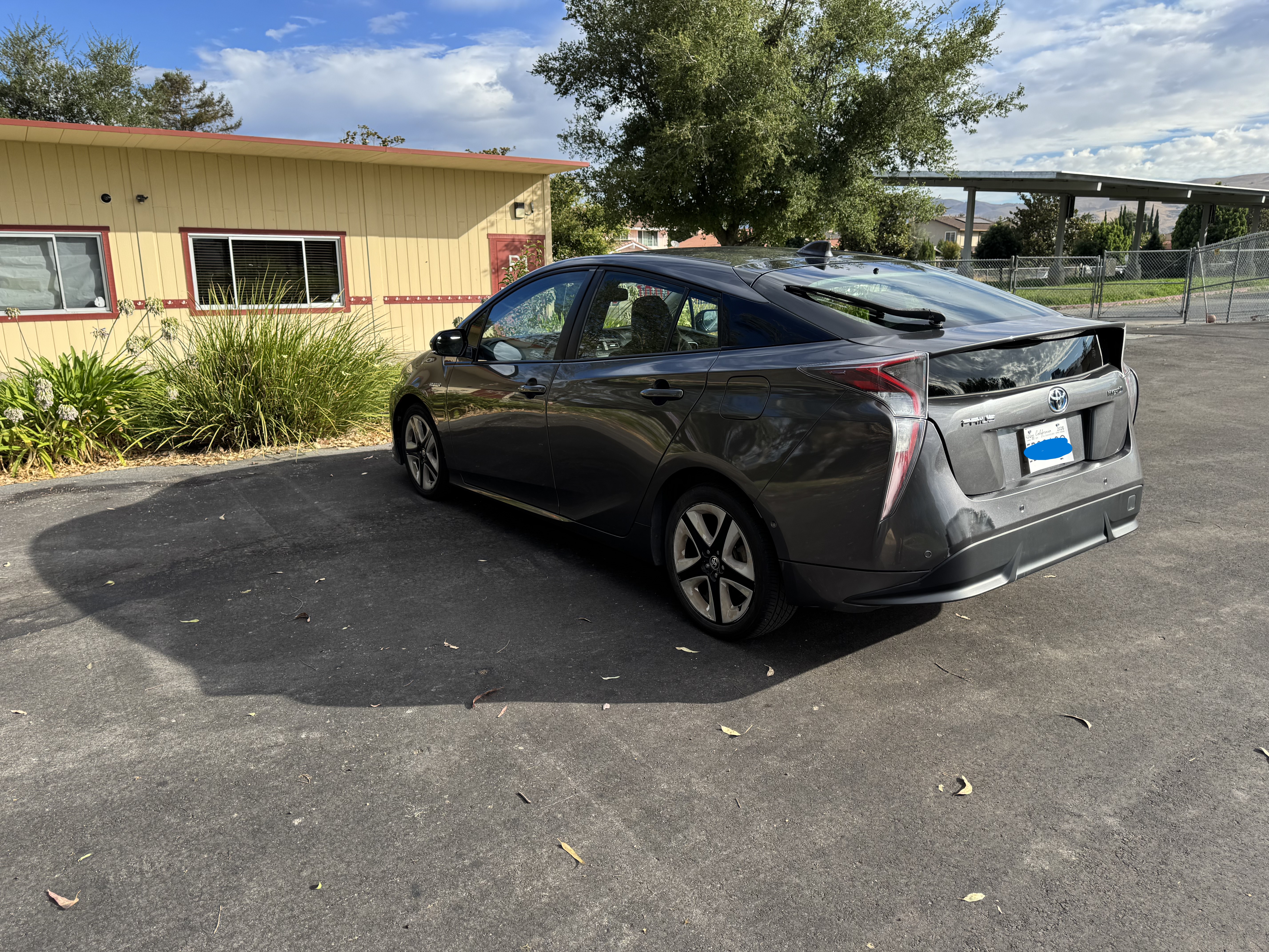 Used 2016 Toyota Prius Two FWD image 1