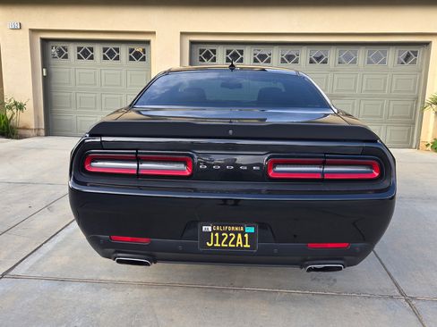 Used 2016 Dodge Challenger SXT w/ Blacktop Package RWD image 6