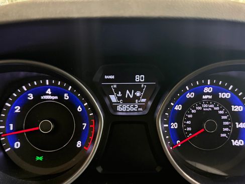 Used 2014 Hyundai Elantra SE w/ Option Group 02 FWD image 6