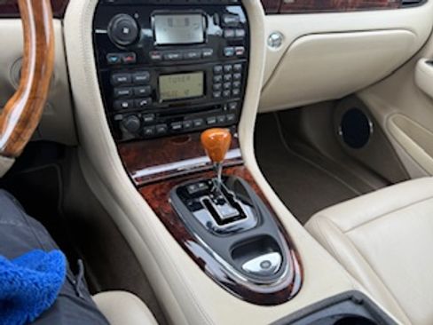 Used 2004 Jaguar XJ8 RWD image 15