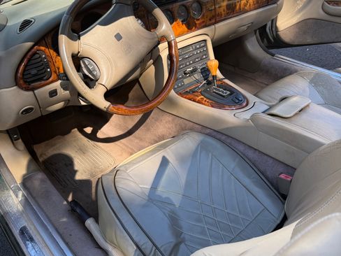 Used 1998 Jaguar XK8 Convertible image 5
