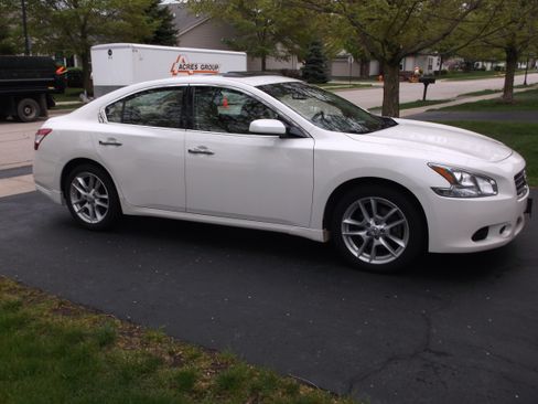 Used 2010 Nissan Maxima 3.5 S image 2