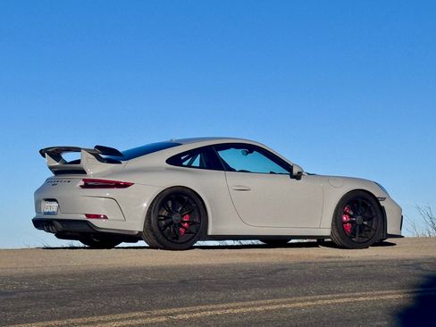 Used 2018 Porsche 911 GT3 RWD image 9