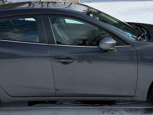 Used 2014 MAZDA MAZDA3 i Touring w/ Technology Package image 9