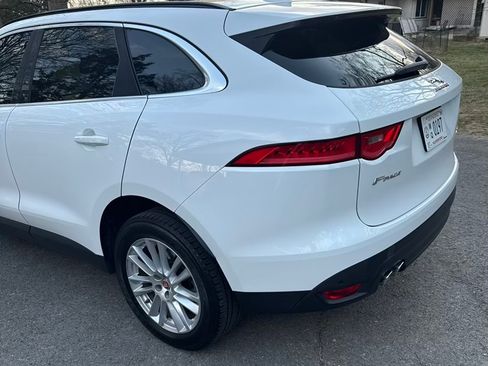 Used 2017 Jaguar F-PACE Prestige image 8