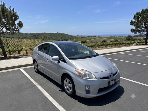 Used 2011 Toyota Prius Four w/ Solar Roof Pkg FWD image 8