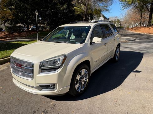 Used 2014 GMC Acadia Denali image 5