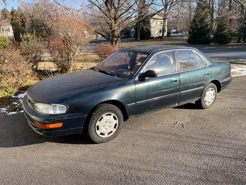 Used 1994 Toyota Camry LE image 1