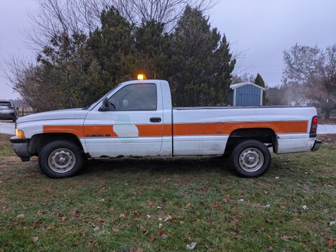 Used 1998 Dodge Ram 1500 Truck 2WD Regular Cab image 5