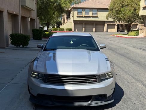 Used 2012 Ford Mustang GT RWD image 4
