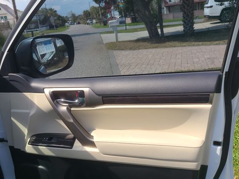 Used 2021 Lexus GX 460 Premium w/ Premium Package image 27