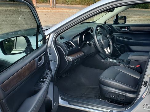 Used 2017 Subaru Outback 2.5i Limited image 17