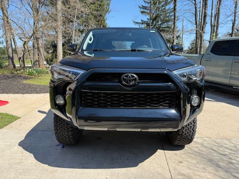 Used 2019 Toyota 4Runner SR5 image 2