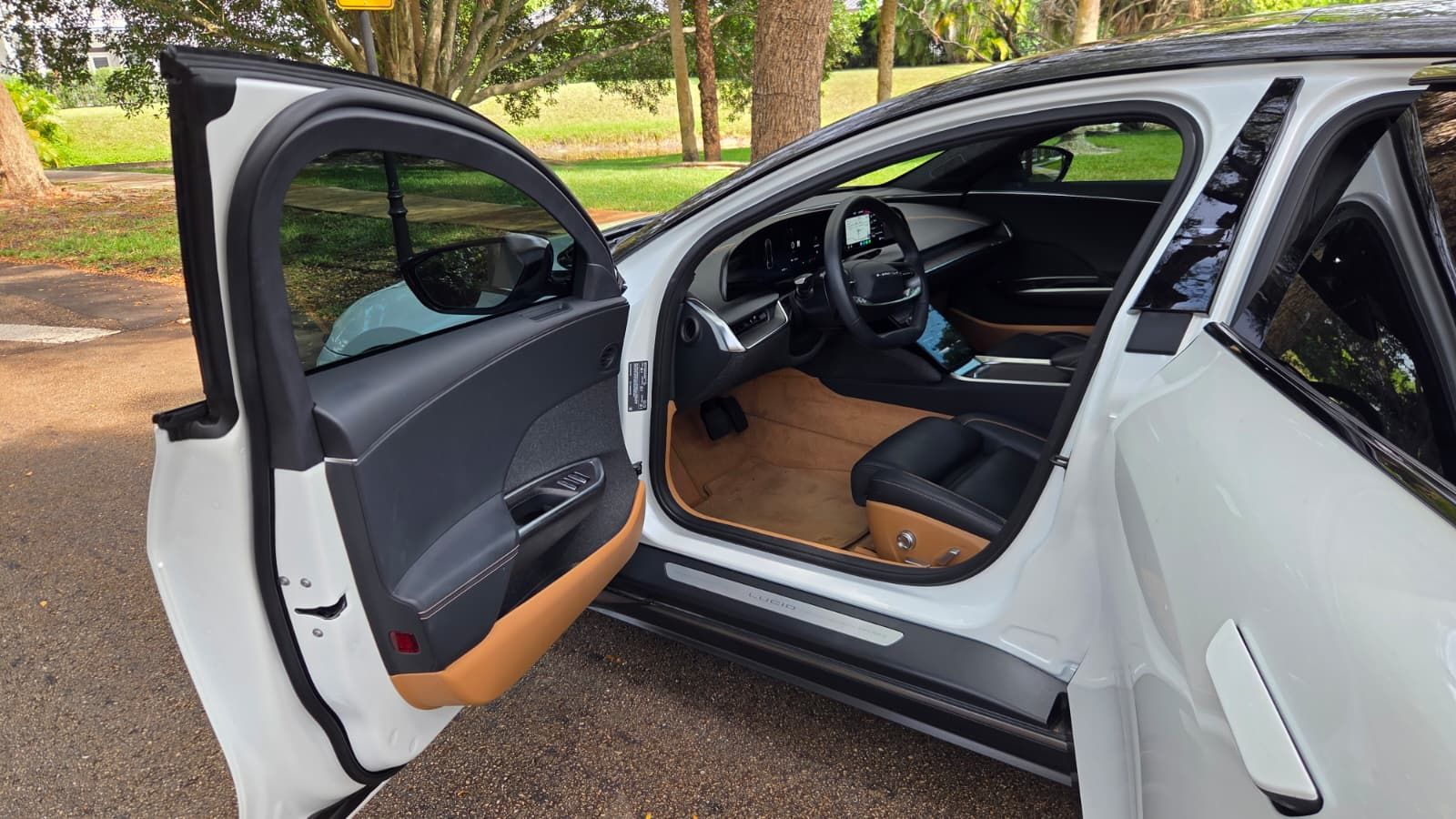 Used 2025 Lucid Air Touring AWD/4WD image 5