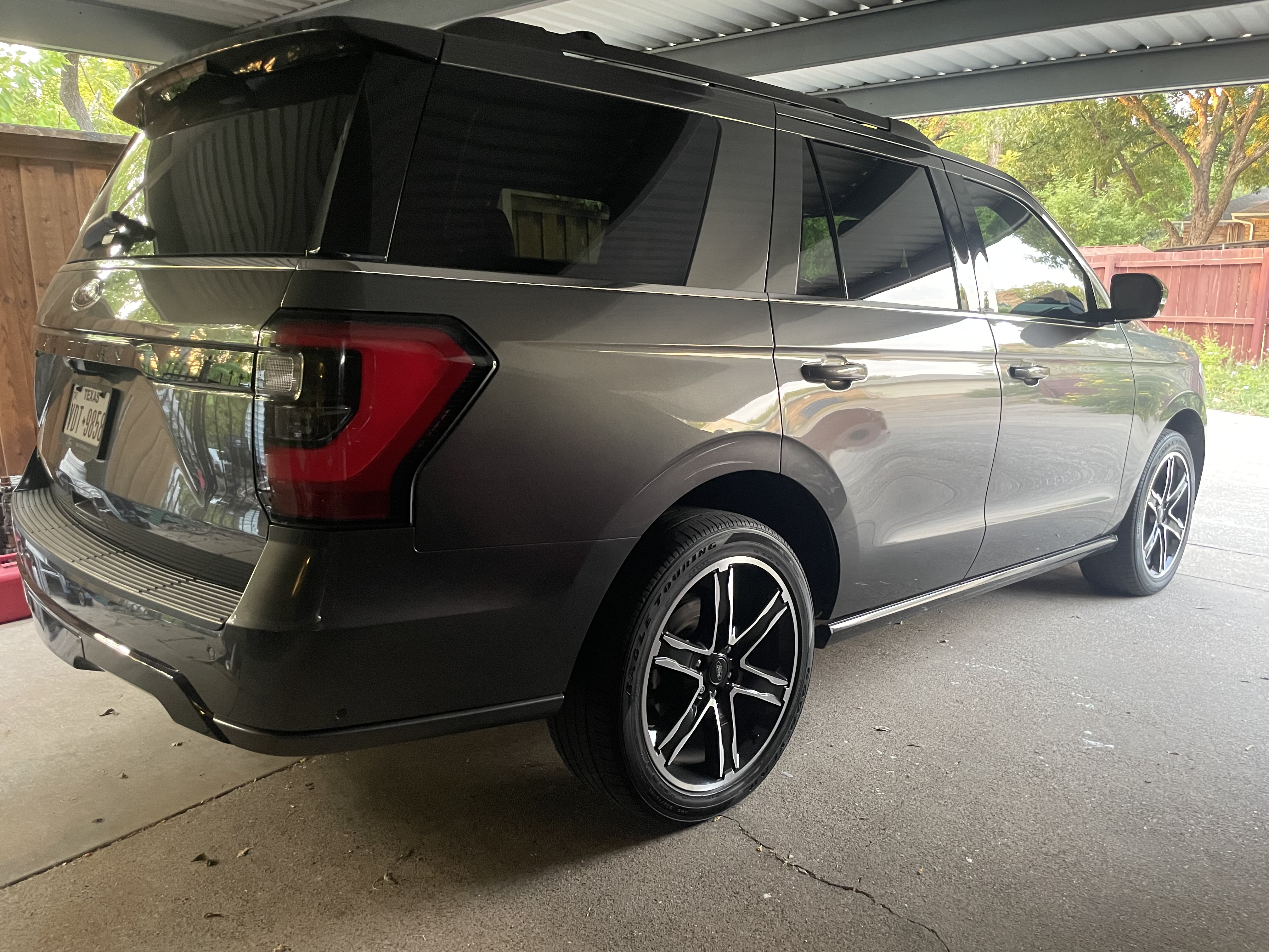 Used 2020 Ford Expedition Limited w/ Equipment Group 303A RWD image 6