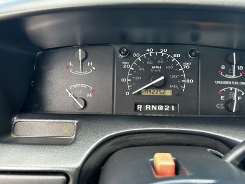 Used 1996 Ford F150 4x4 Regular Cab image 10