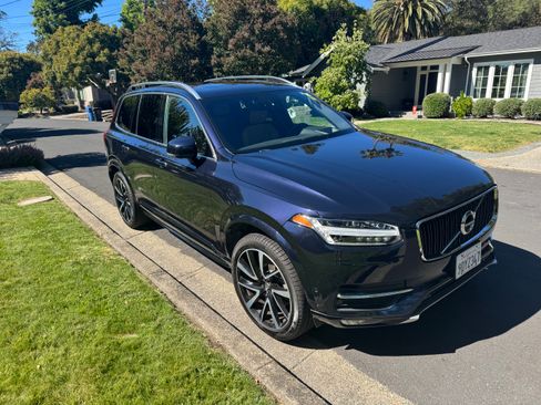 Used 2019 Volvo XC90 T6 Momentum w/ Advanced Package AWD/4WD image 2