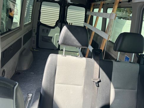 Used 2016 Mercedes-Benz Sprinter 2500 image 16