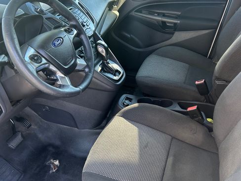 Used 2016 Ford Transit Connect XL image 2
