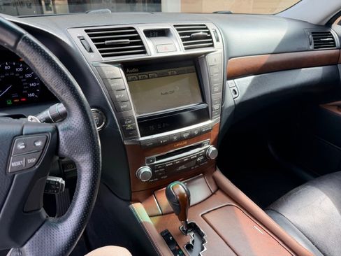 Used 2011 Lexus LS 460 w/ Sport Pkg image 9