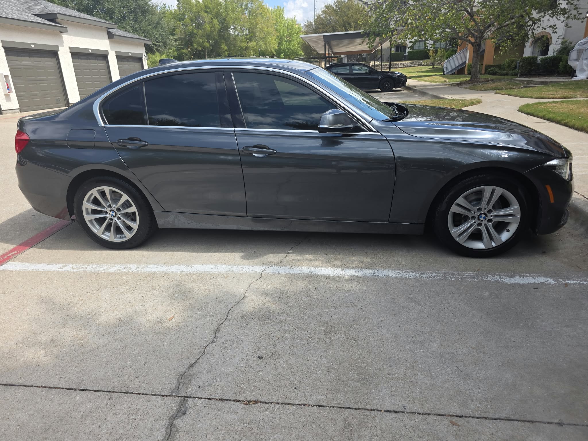 Used 2017 BMW 330i Sedan RWD image 1