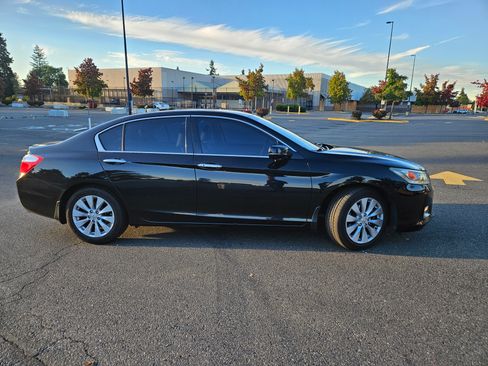Used 2014 Honda Accord Touring image 2