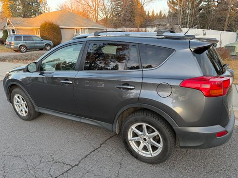 Used 2014 Toyota RAV4 LE image 8