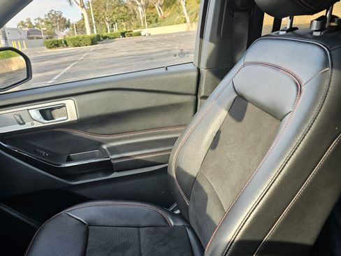 Used 2022 Ford Explorer ST-Line w/ Class IV Trailer Tow Package image 18