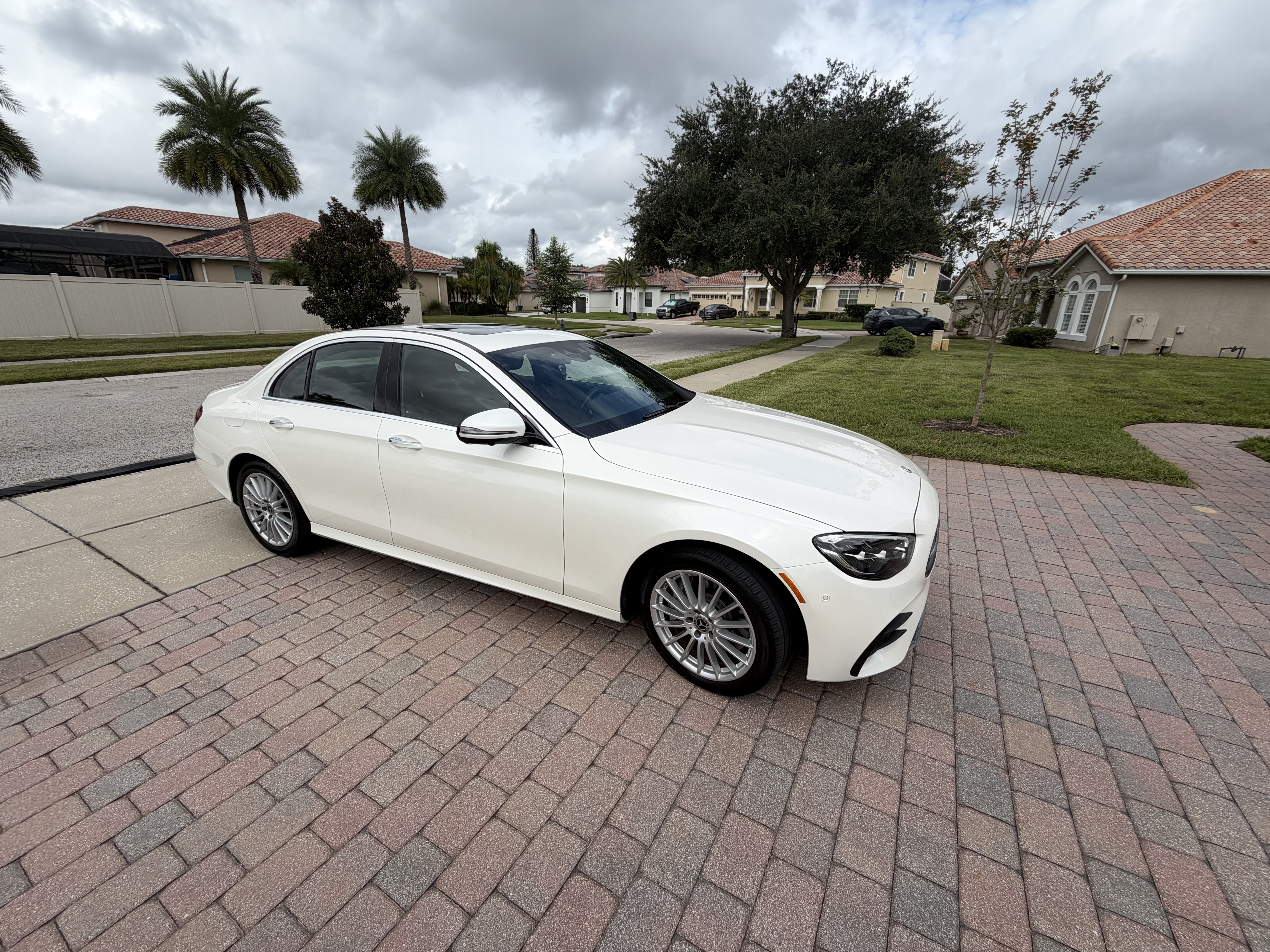 Used 2023 Mercedes-Benz E 450 4MATIC Sedan image 1