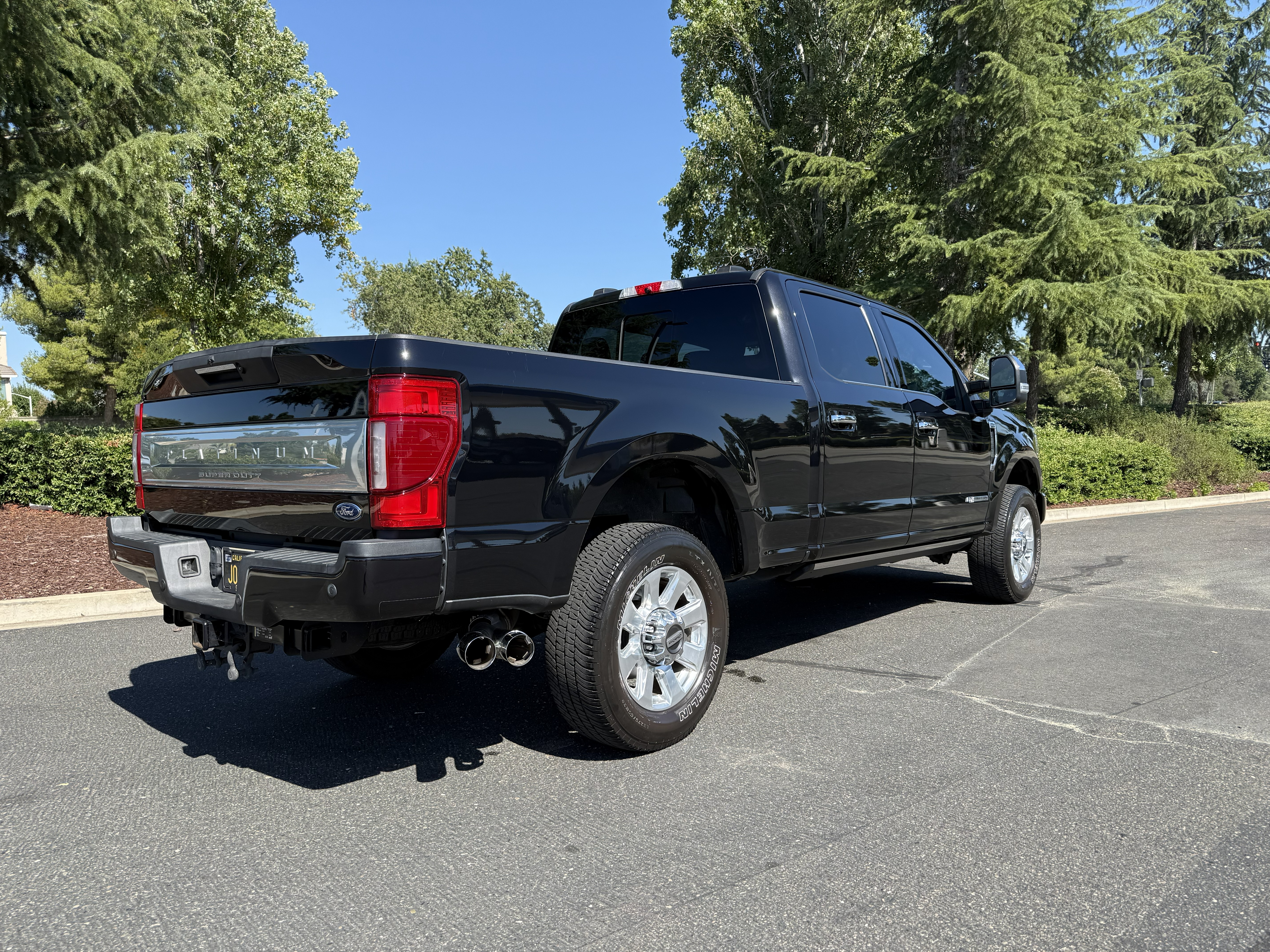 Used 2020 Ford F250 Platinum w/ FX4 Off-Road Package AWD/4WD image 8