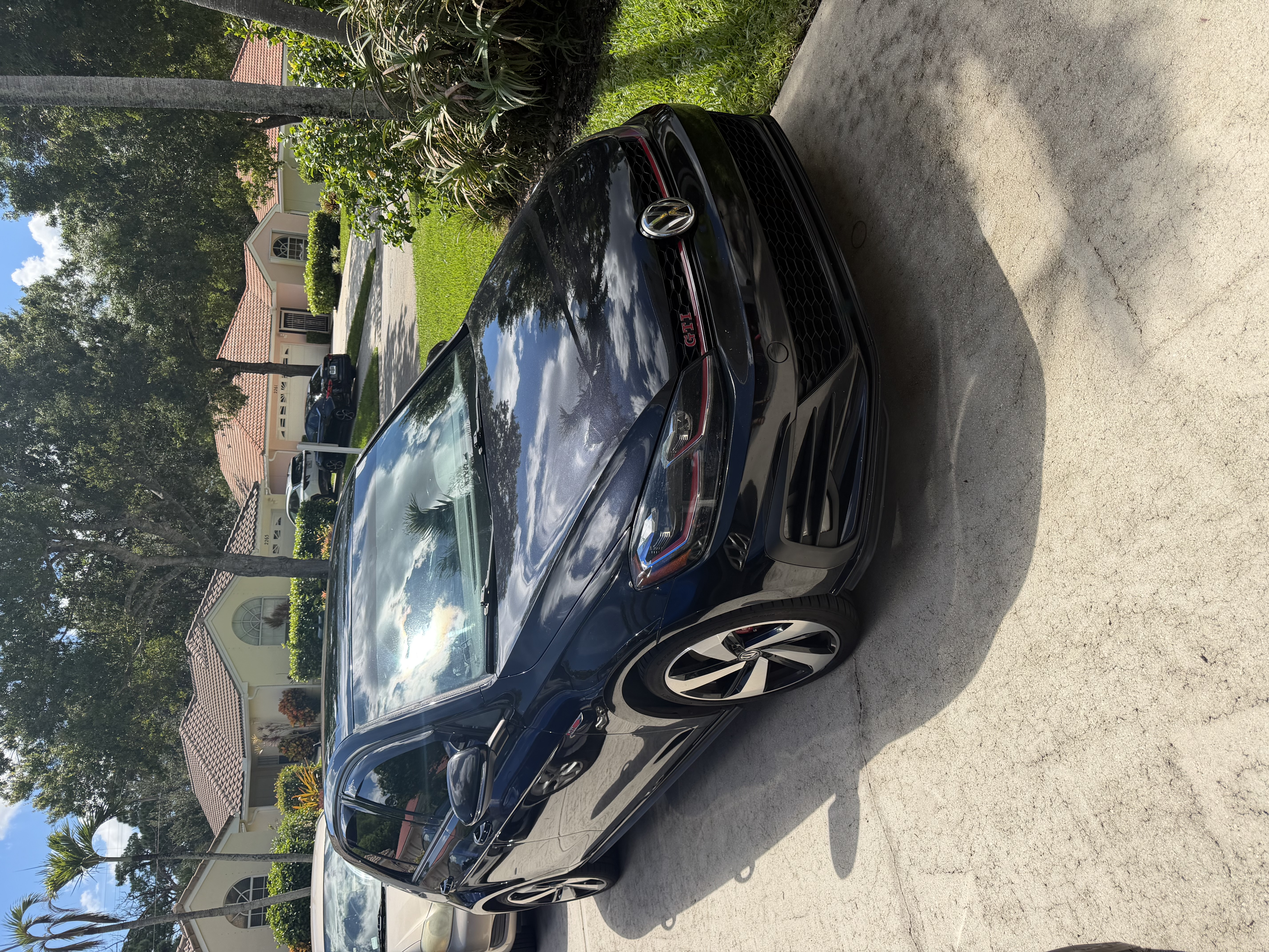 Used 2019 Volkswagen GTI SE w/ SE Experience Package FWD image 2