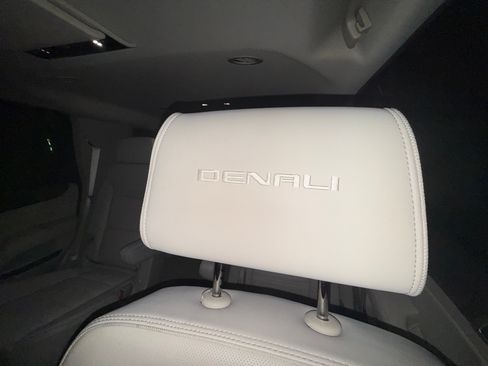 Used 2015 GMC Yukon Denali w/ Open Road Package AWD/4WD image 15