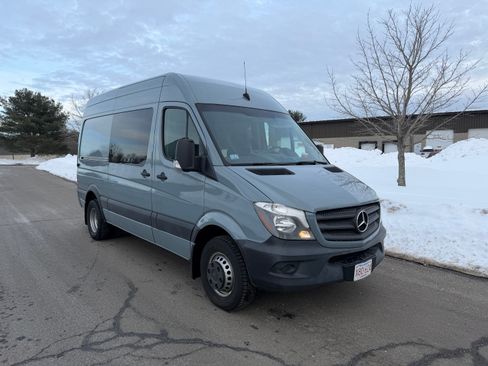 Used 2014 Mercedes-Benz Sprinter 3500 image 4