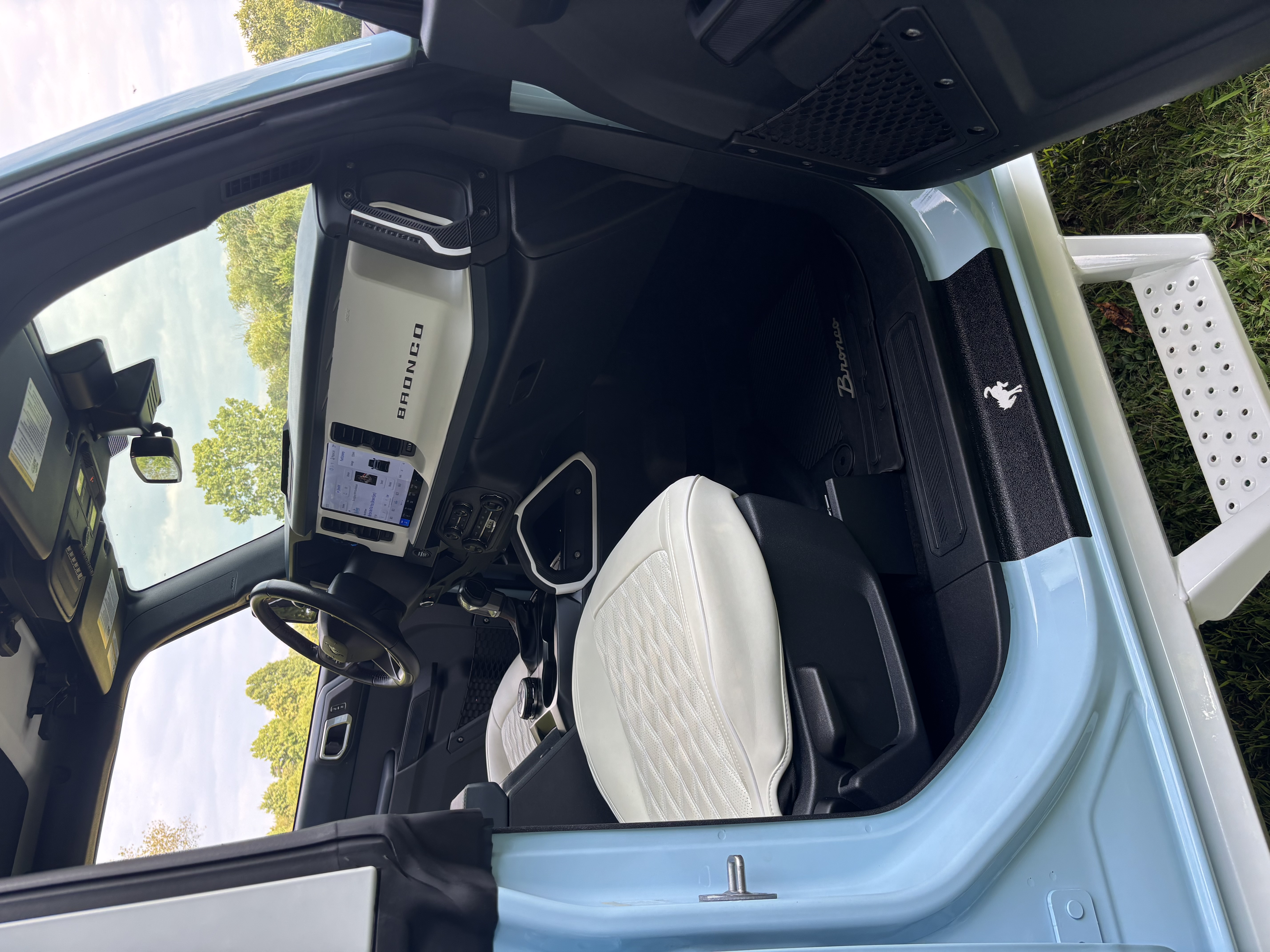 Used 2025 Ford Bronco Heritage Edition AWD/4WD image 17